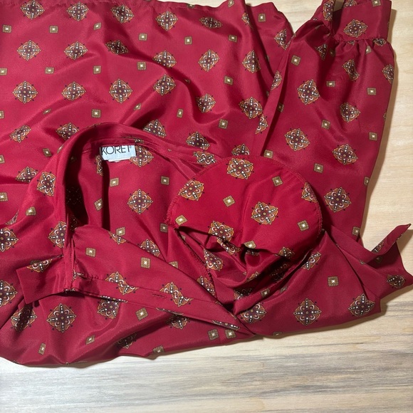 Vintage 80’s Koret Red Patterened Blouse with Bow-Tie Neckline - Picture 6 of 9
